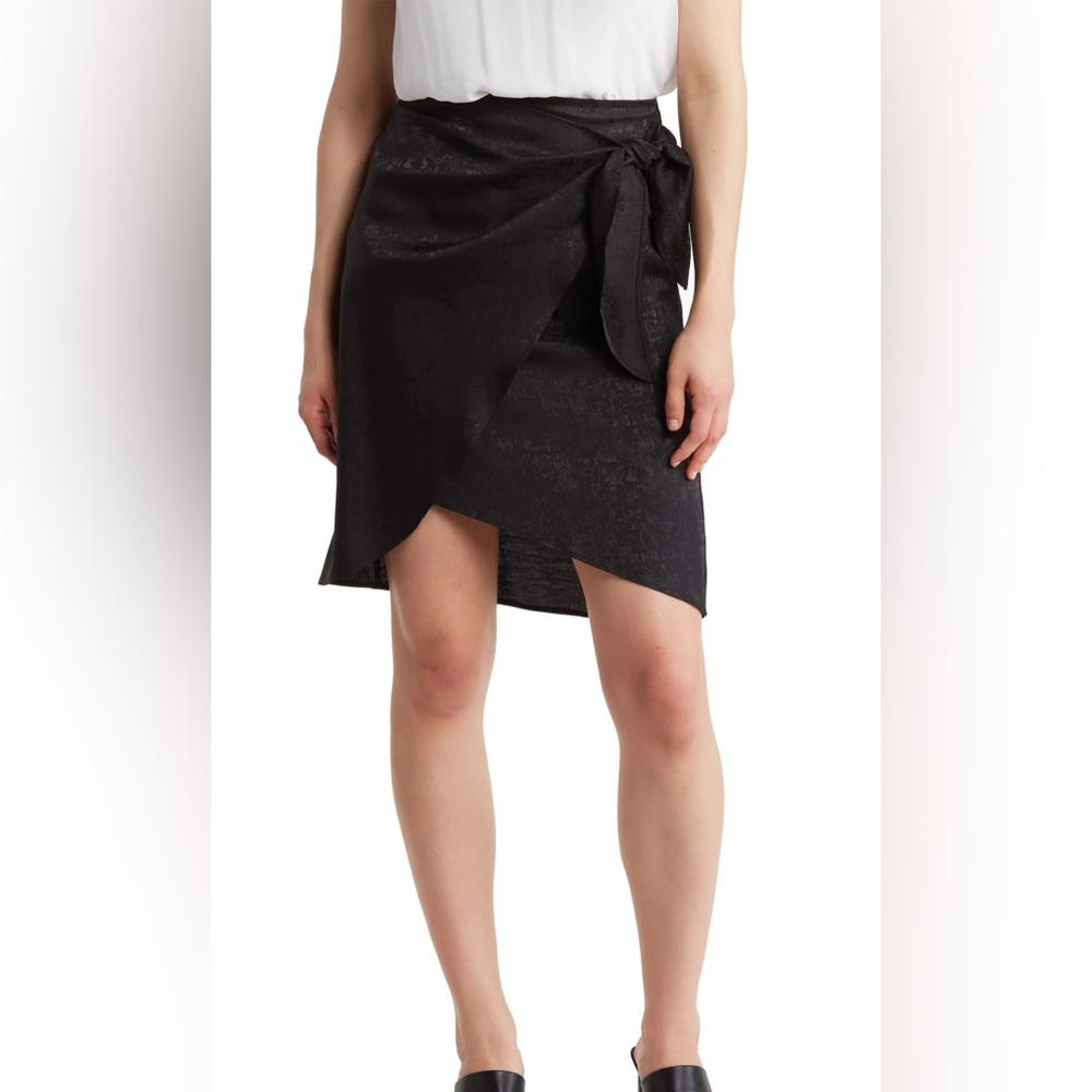 🌟3/$15🌟 Status by Chenault Pull-On Wrap Jacquard Skirt